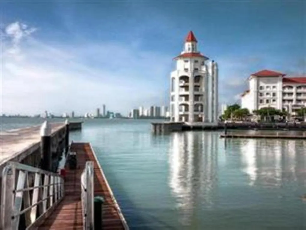 Marina Suites At Straits Quay George Town 3*,  Malaysia
